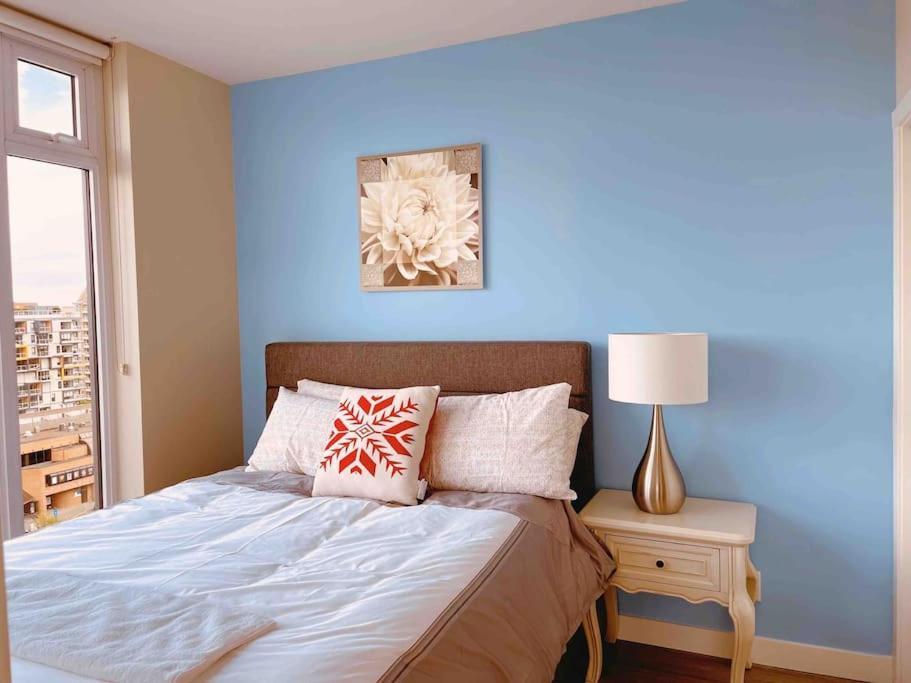 Modern 2 Bedroom Ocean Views Victoria Downtown Free Parking Экстерьер фото