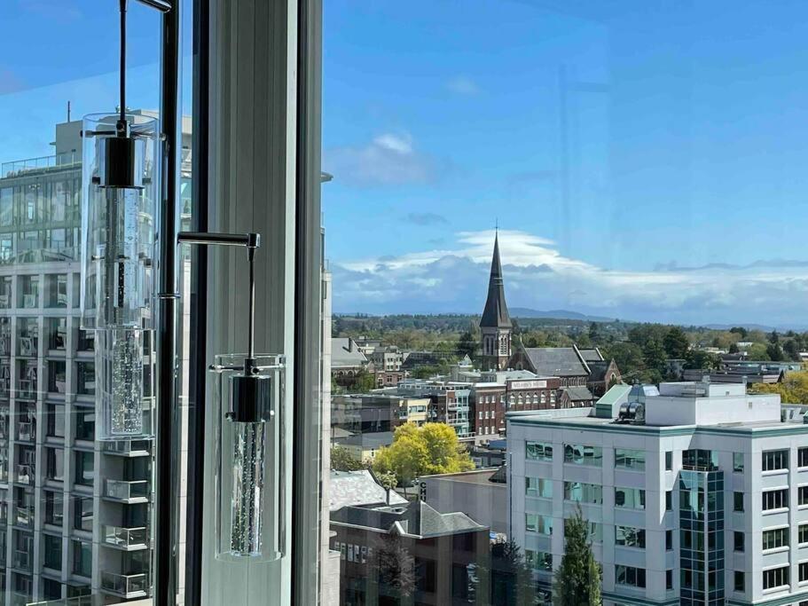 Modern 2 Bedroom Ocean Views Victoria Downtown Free Parking Экстерьер фото