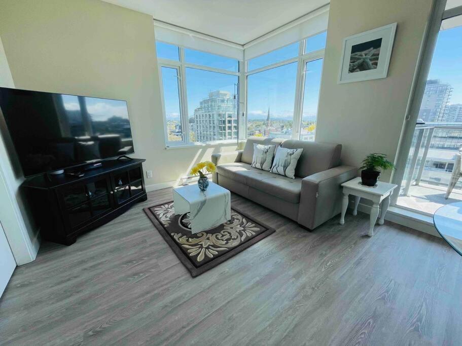 Modern 2 Bedroom Ocean Views Victoria Downtown Free Parking Экстерьер фото